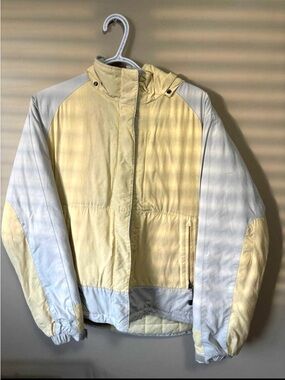 American Eagle Outfitters Two-Tone Pale Yellow & White Puffer Jacket